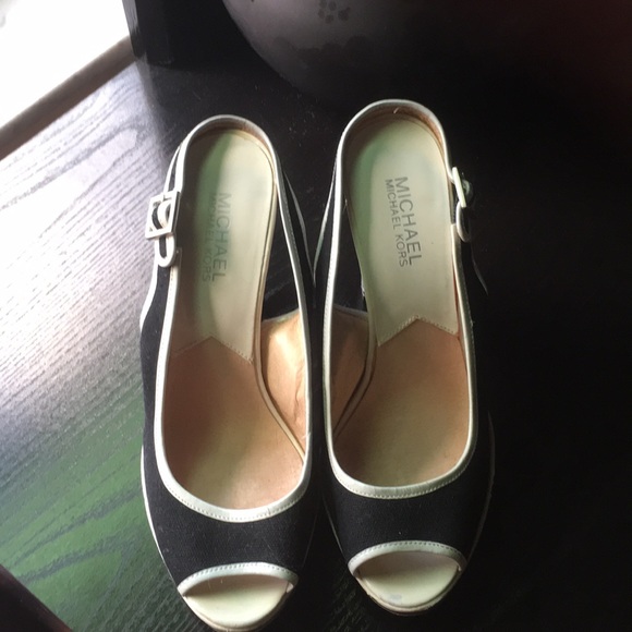 Cómodos - Picture 2 of 4